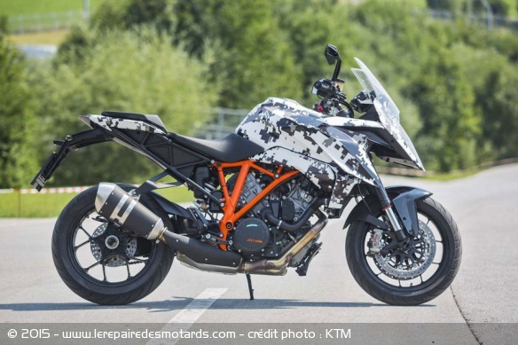 La GT se trouve à mi-chemin entre la Super Duke et la Super Adventure La GT se trouve à mi-chemin entre la Super Duke et la Super Adventure
