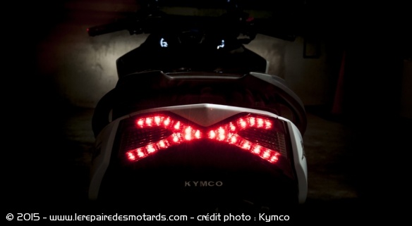 Kymco 125 X-Town : feu arrière à LEDs
