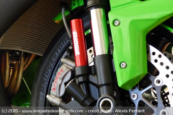La nouvelle fourche Showa BFF est directement issue du WSBK