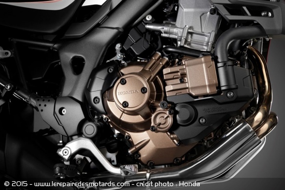 Le bicylindre en ligne reprend l'architecture Unicam des motocross CFR250R et 450R
