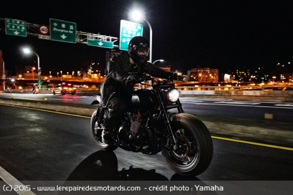 La XJR1300 revue à la mode taïwanaise