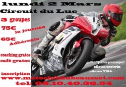 Roulage moto sur le circuit du Luc
