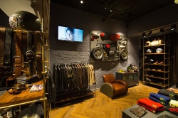 Ouverture du premier Concept Store Royal Enfield en France