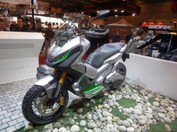 Stratégie Honda : Scooter City Adventure au Salon de la Moto