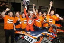 Blazusiak fête son 6ème titre avec le team KTM - crédit photo : Future7Media