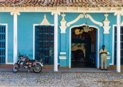 Des roadtrips à moto à travers Cuba