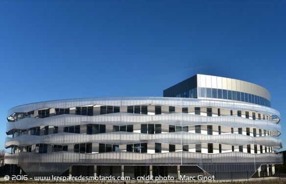 Le bâtiment de 9.000 m² accueillera les 300 collaborateur de l'AMDM - crédit photo : Marc Ginot Le bâtiment de 9.000 m² accueillera les 300 collaborateur de l'AMDM - crédit photo : Marc Ginot