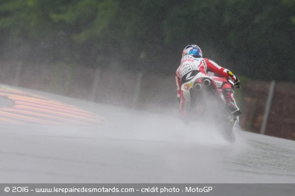 Moto3 : victoire Pawi