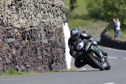 TT : Hutchinson récidive en Supersport - crédit photo : IOMTT