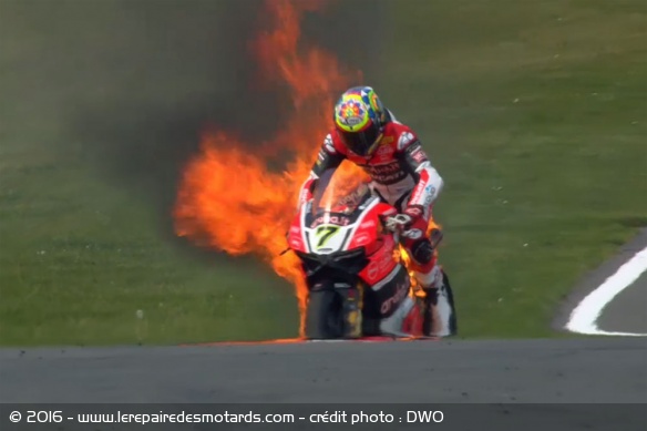 Coup de chaud pour Davies qui s'en sort indemne