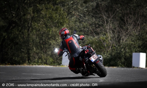 Le Dunlop Roadsmart III en action Le Dunlop Roadsmart III en action