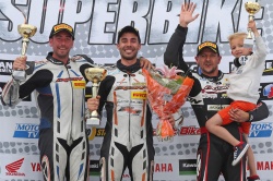 Le podium de la 2e course à Magny-Cours - crédit photo : Photopress