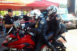 Etienne et Iza participent au rallye sur une Multistrada 1200
