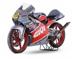 Des 125 de GP vendues pour la bonne cause.