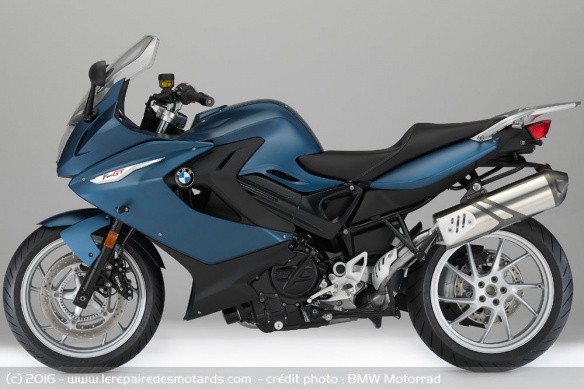 BMW F 800 GT bleue