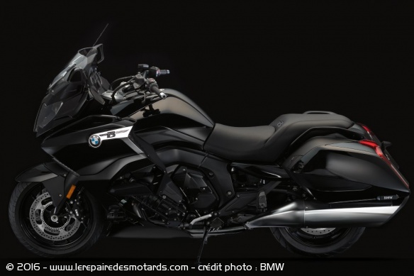 L'allure générale s'inspire du style bagger