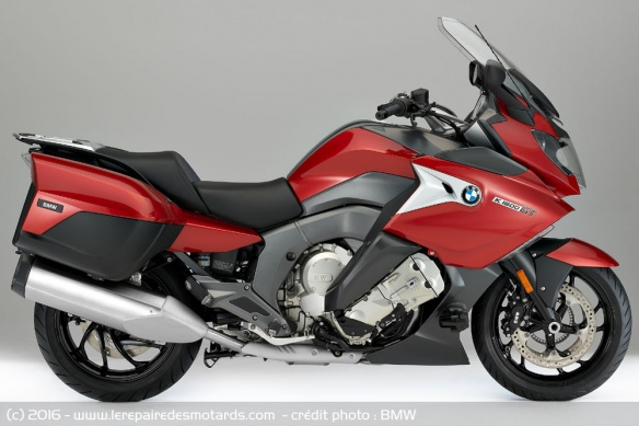 BMW K 1600 GT rouge