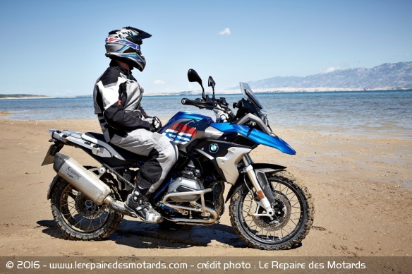 BMW R 1200 GS Rallye, statique sur la plage