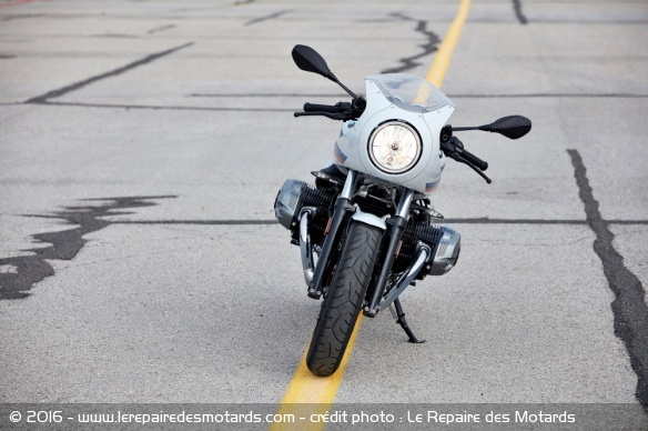 BMW R nineT Racer, de face