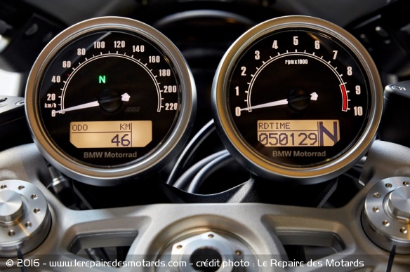 Compteurs de la BMW R nineT Racer