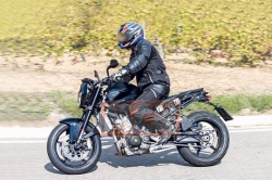 La future KTM 790 en test