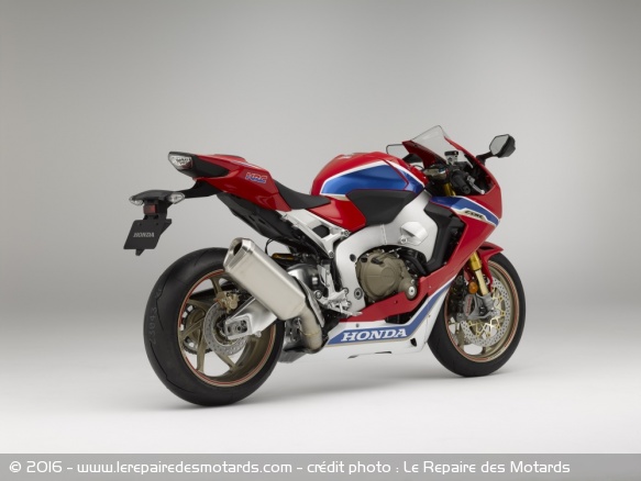 Honda CBR1000RR Fireblade SP2, vue de l'arrière