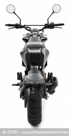 Husqvarna 401 Svartpilen, vue de l'arrière