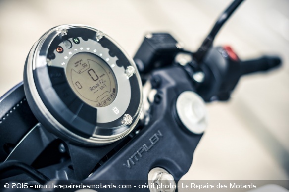 Husqvarna 401 Vitpilen, tableau de bord