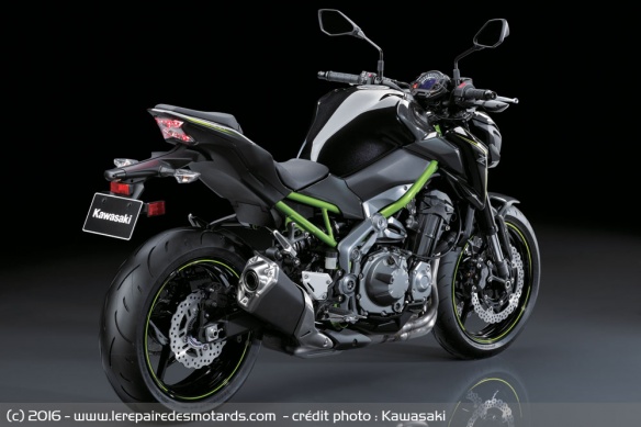 Kawasaki Z900 de derrière