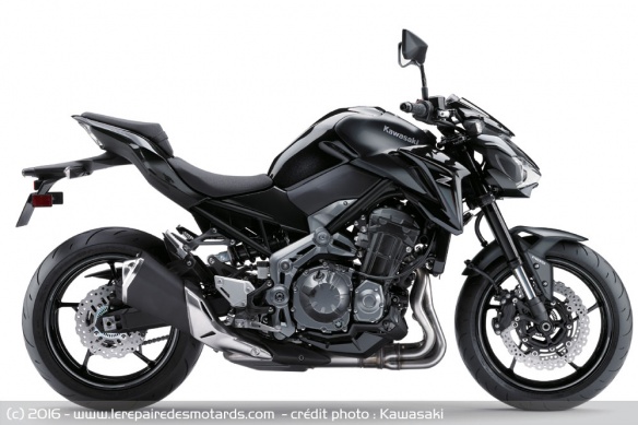 Kawasaki Z900 noire