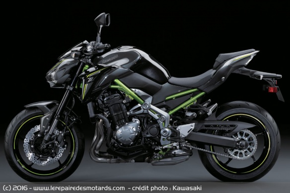 Kawasaki Z900 de profil