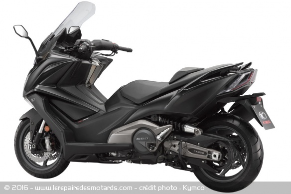 Le design a été très travaillé sur cet AK 550 Le design a été très travaillé sur cet AK 550