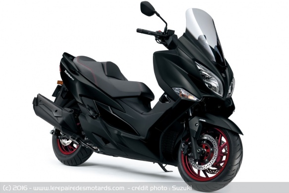 Le Burgman se plie aux tendances actuelles avec un style nettement plus sportif