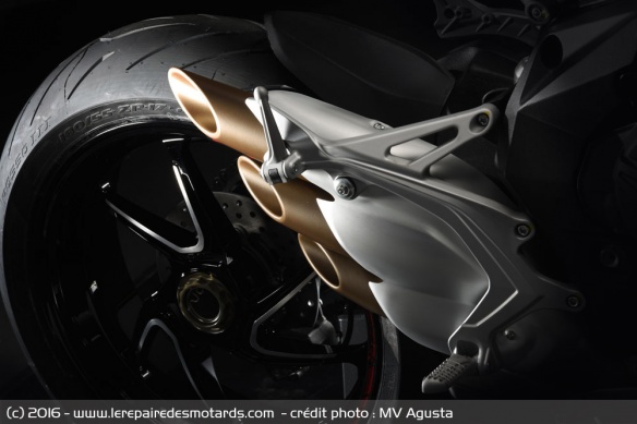 Silencieux de la MV Agusta Brutale 800 RR