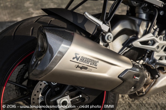 Le silencieux HP titane signé Akrapovic et disponible en option