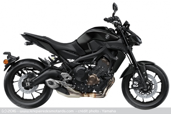 Roadster Yamaha MT-09 noir
