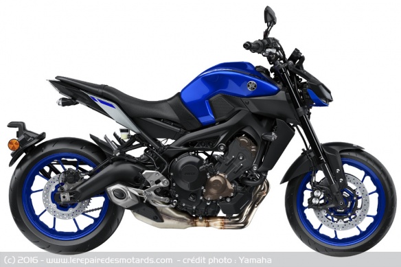 Roadster Yamaha MT-09 Race Blu
