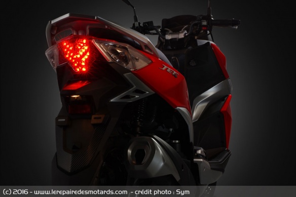 Feu arrière à LED