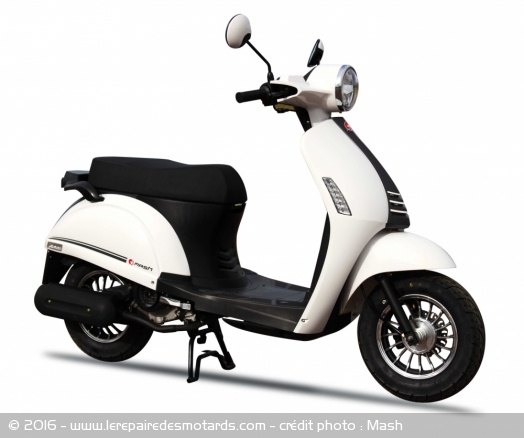 Un scooter en noir ou blanc pour 999 euros