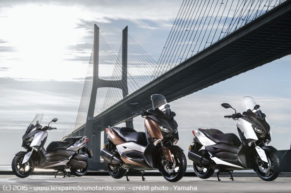 Le X-Max 300 est décliné dans trois coloris Le X-Max 300 est décliné dans trois coloris