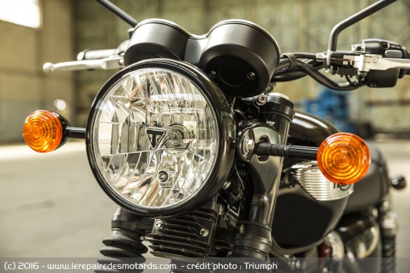 Phare de la Triumph Bonneville T100 Black