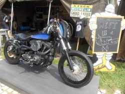 Wheels & Waves : Michelin Black Wheel
