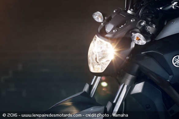 L'actuel phare avant de Yamaha MT-07