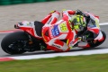 MotoGP Iannone garde main