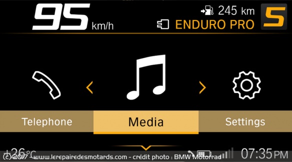 Il est ainsi possible d'intervenir sur son téléphone ou sa musique depuis le controleur au guidon