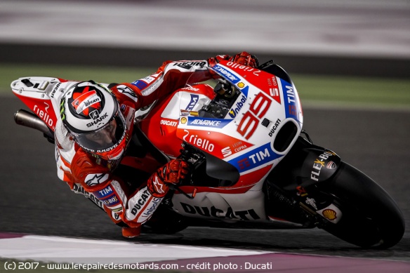 Jorge Lorenzo à l'apprentissage sur la Desmosedici GP-17