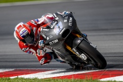 MotoGP : Stoner mène à Sepang - crédit photo : Ducati