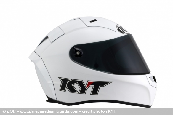 Casque intégral KYT ThunderFlash tout de blanc vêtu...