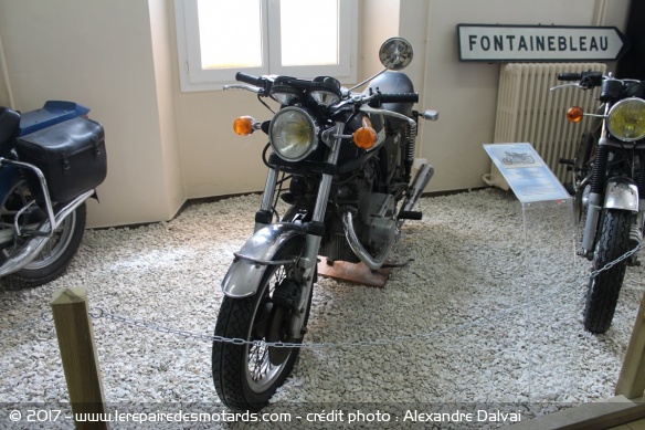 Cette pauvre Laverda n'a même pas eu droit à la peinture bleue...