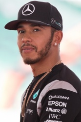 Lewis Hamilton attiré par le MotoGP (crédit : Morio, Wikipédia)
